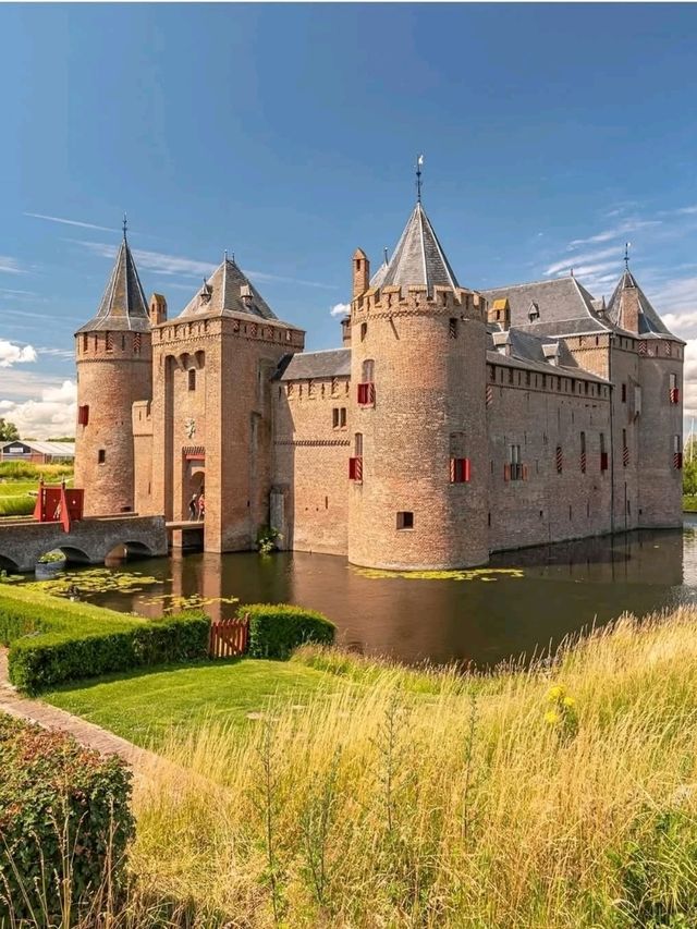 🏰 Reflections of Power and Poetry – Muiderslot Castle, Netherlands