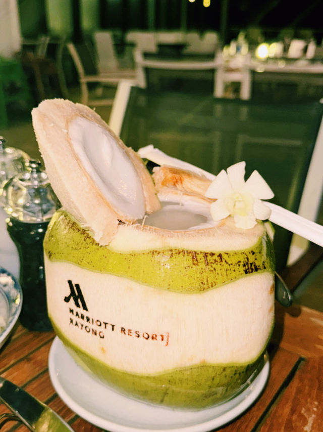 “บาหลีไม่ต้องบิน! แค่ระยองก็ได้ฟีลทะเลในฝัน 🏝️☀️”
