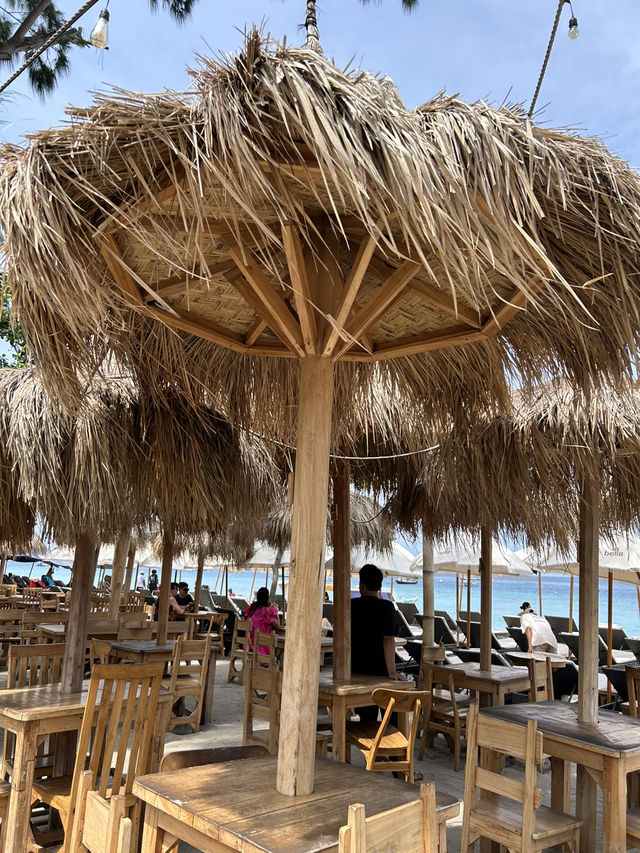 Gili Islands 100$: 3 Car-Free Islands with Turquoise Water & Soul-Healing Sunsets