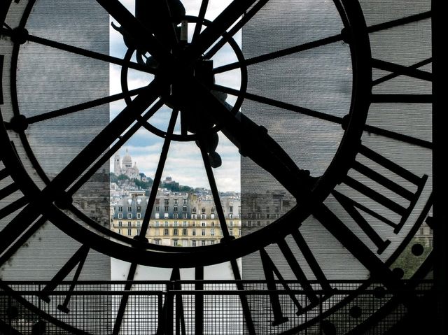 🎨 Spooky Impressions: Musée d'Orsay Halloween Tips & Tricks! 👻🕰️