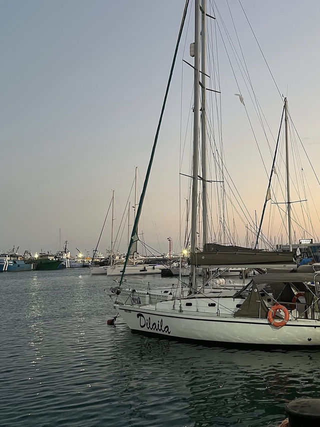 Limassol Vibes: Chill, Feast, and Soak in the Salty Air 🌅
