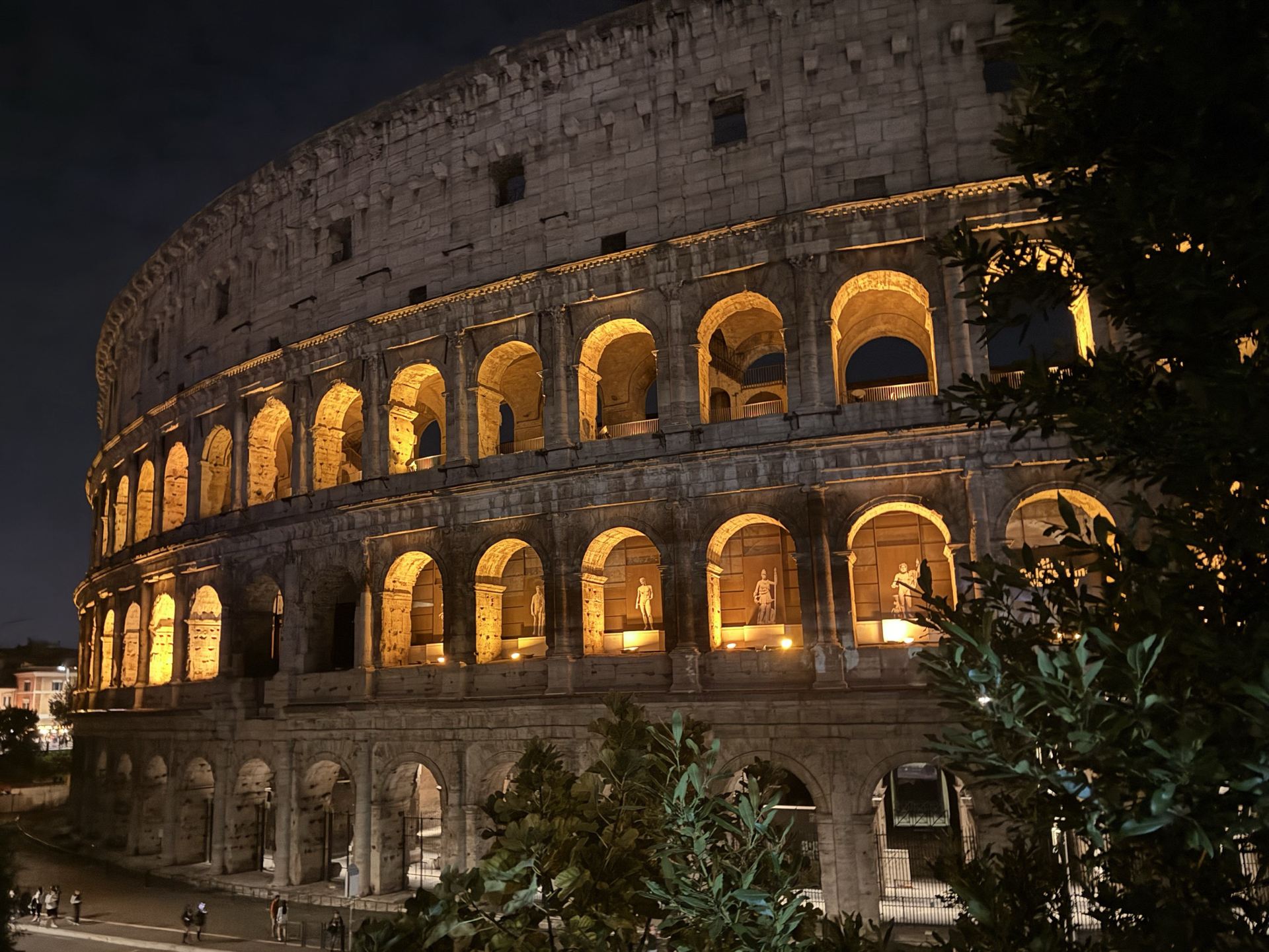 Gladiator vibes, but make it a night out. 🤩🇮🇹