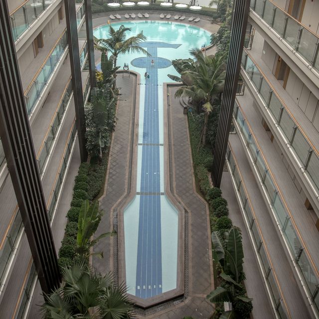 A guitar swimming pool!!!