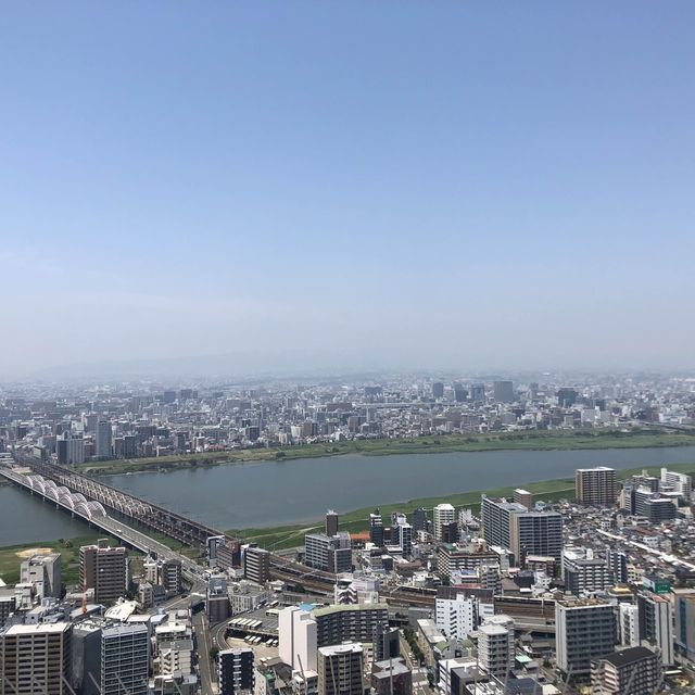 🎨充滿藝術感的大阪景點 - 梅田藍天大廈