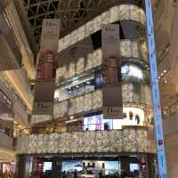 A beautiful modern mall in Shenzhen 