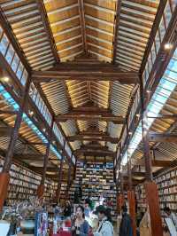大理沙溪‖沙溪先鋒書店書香味和泥土味的詩意結合