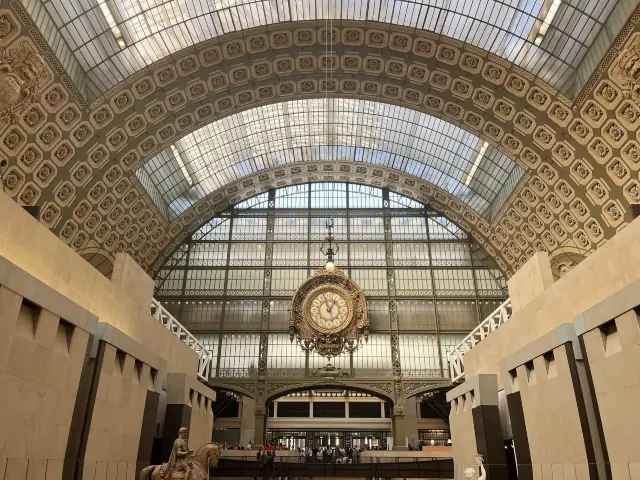 Visit famous paintings at the Orsay Museum in Paris