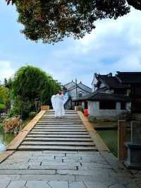 一鎮一島一酒店，巡塘書香，隱於古鎮，逸於書香