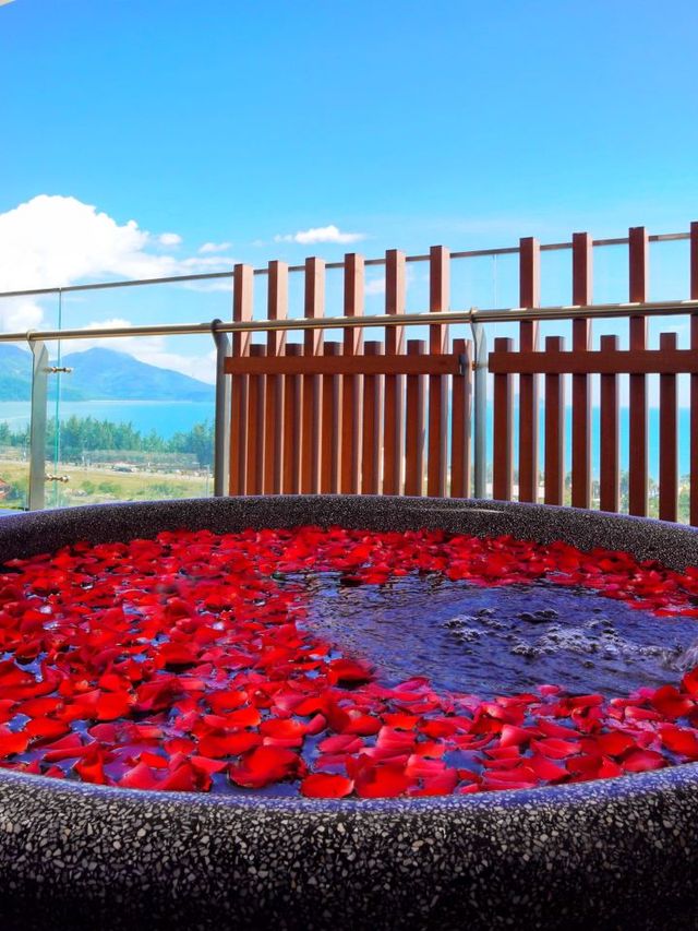 🌸🏨 Da Nang Delights: Mikazuki Japanese Resort & Spa 🌊