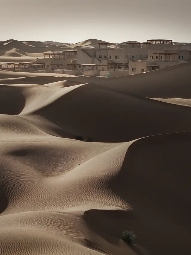 What is a truly luxurious desert resort hotel