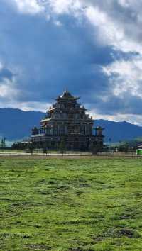 一起看寧瑪寺已載入世界最大的《大藏經》轉經筒
