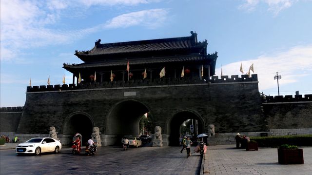當時關河在，不見負芻王~壽縣古城牆。