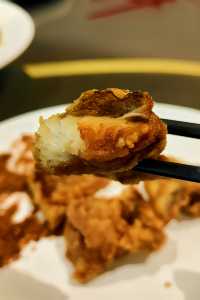 昆明人均一百多元就能吃到扶牆走的五星級酒店。