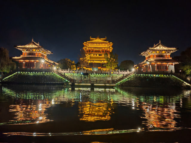 泰州行1：乘船夜遊鳳城河。