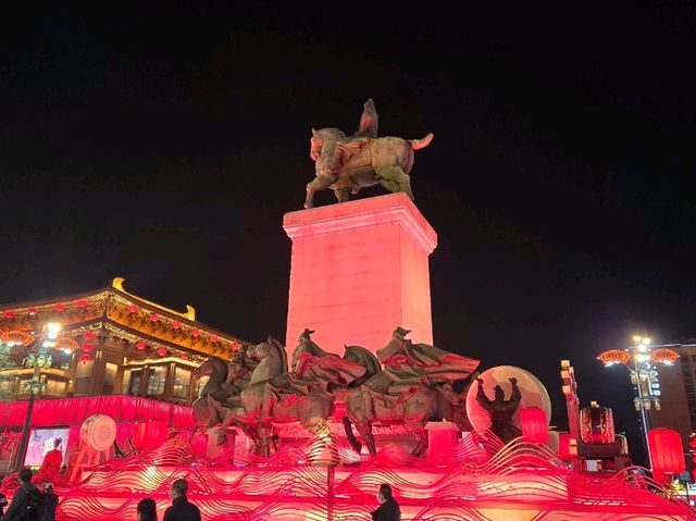 来到拥有丰富的历史文化遗产的西安