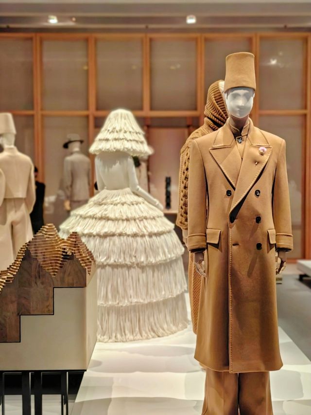 魔都睇展覽！Loro Piana 百年品牌大展