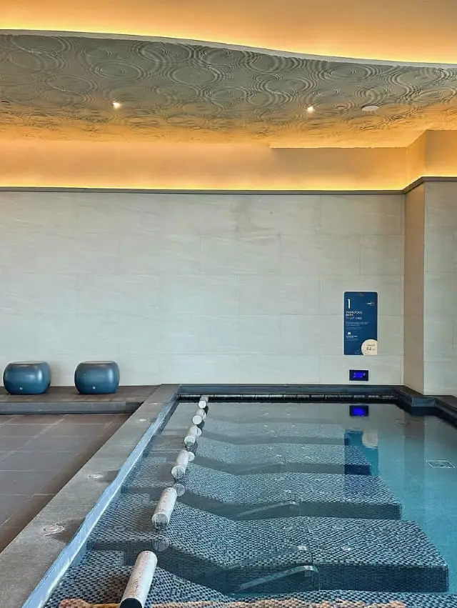 芭堤雅格蘭中心 Space 酒店的溫泉好驚艷！好舒服！