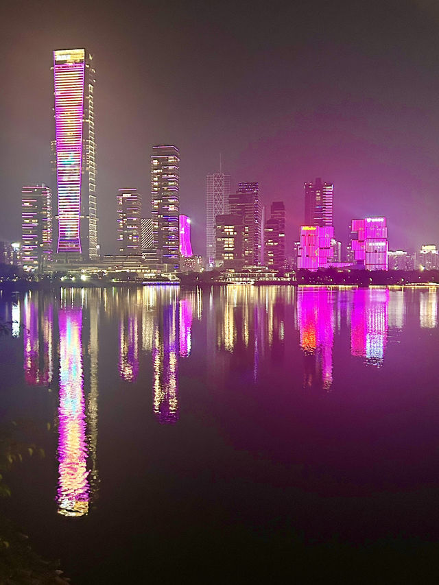 Enjoying night view of Shenzhen 