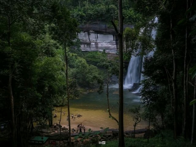 น้ำตกห้วยหลวง อุบลราชธานี ราชาน้ำตกแห่งอีสานใต้