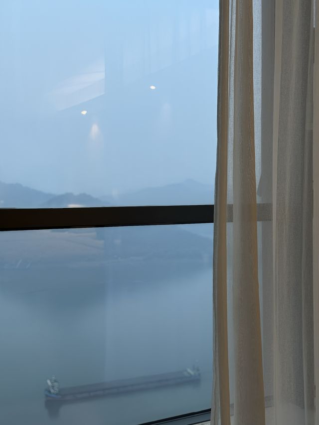雲端江景，盡在怡景美季酒店！