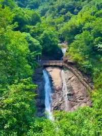 炎炎夏日玩水避暑，廣州小九寨溝就GO  炎炎夏日、又悶又熱 除了冷氣房，還能往哪逃啊？ 不妨約上三