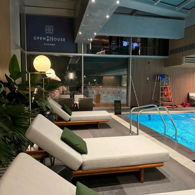 深圳前海jen酒店泳池美到心顫！游一次就淪陷🏊‍♀️