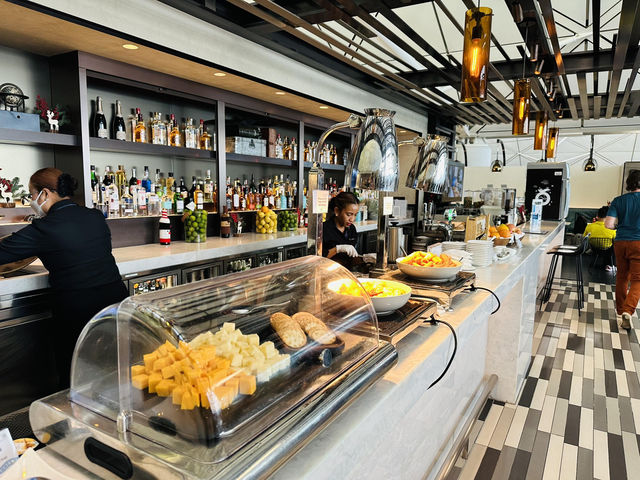 🛫香港機場必衝!運通貴賓廳微醺購物攻略✨ 🛫香港機場必衝!運通貴賓廳微醺購物攻略✨