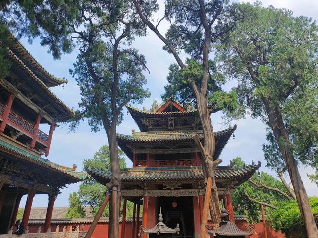 伊春鐵力關帝廟 | 探索歷史與文化嘅聖地   喺伊春鐵力，有一處承載住深厚歷史文化底蘊嘅地