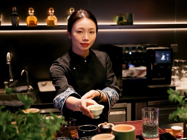 Shanghai is living in the future! I didn’t just have dinner on the Bund… I ATE a movie. 🎬