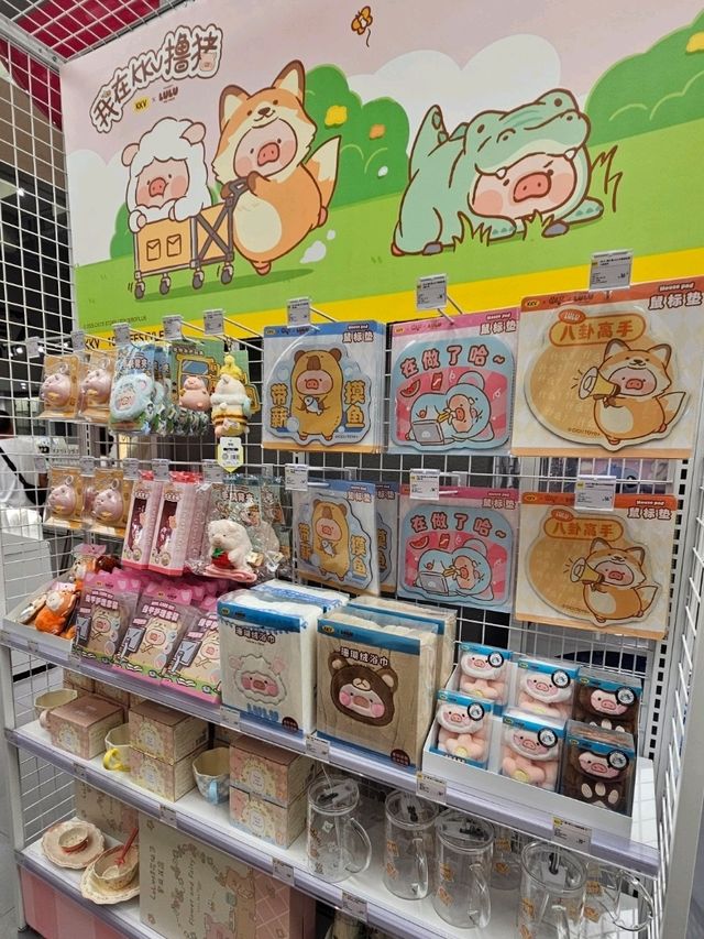 2層樓高的模型,超多打卡位的精品店 2層樓高的模型,超多打卡位的精品店