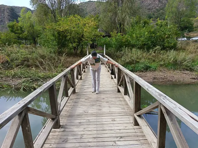 Hundred-Mile Gallery