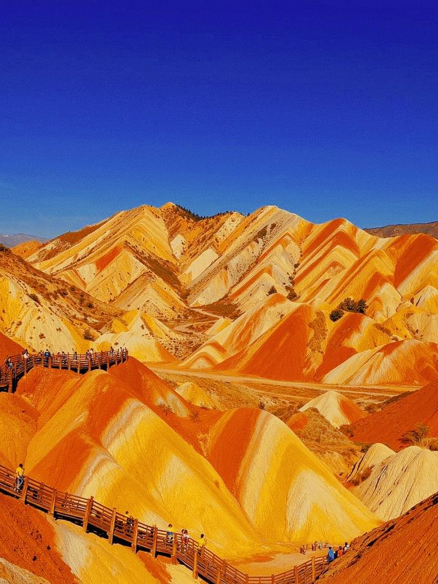 秋遊水墨丹霞,天然油畫 秋遊水墨丹霞,天然油畫