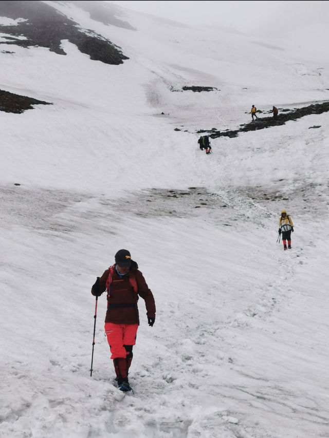 秋冬梅里雪山徒步全攻略日照金山+徒步安全指南