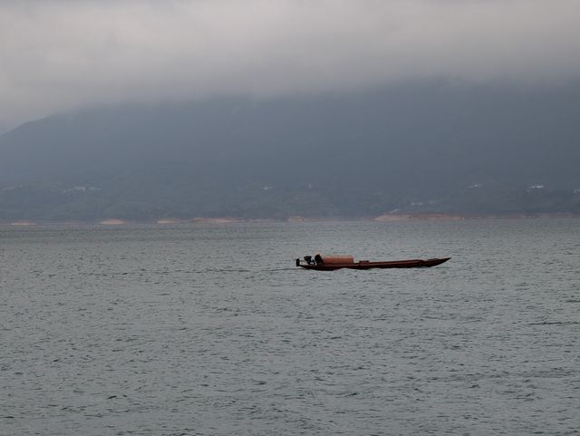 去東江湖白廊乘船觀光也太愜意了吧——湖南郴州