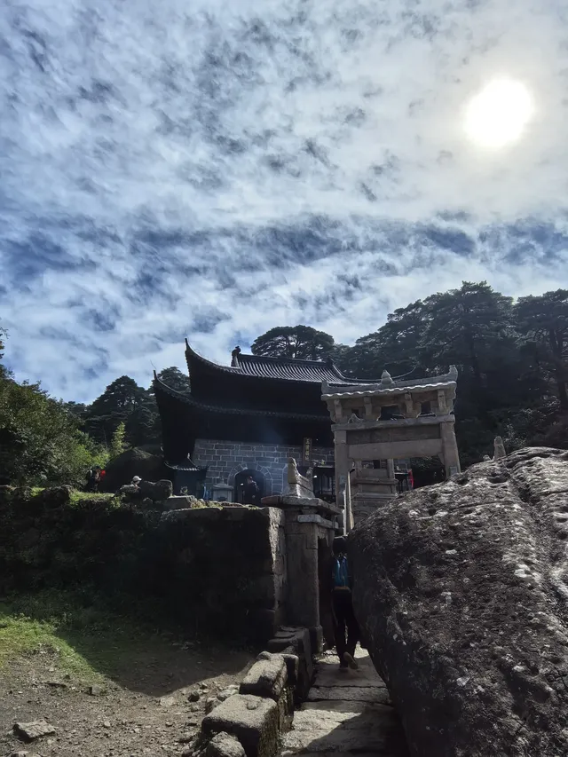 千萬別讓婺源的美遮住三清山的仙氣與靈韻