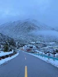 推開窗就能看到雪山！康定這間藏式美學酒店實在太夢幻了！✨