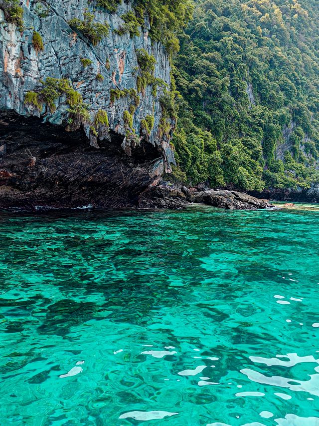逃進安達曼海的翡翠裡|皮皮島跳島攻略 逃進安達曼海的翡翠裡|皮皮島跳島攻略