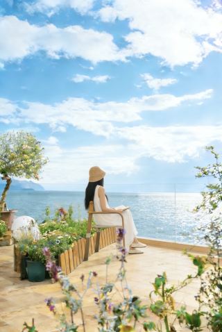 カップル必見！部屋のプライベート温泉で春の街のロマンチックを満喫**