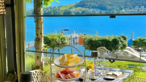 Lucerne! Stunning lake view hotel! Truly legendary!! — traveler post in Arth