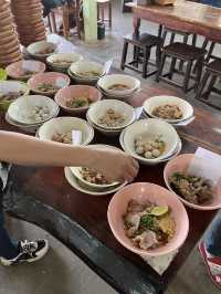 ก๋วยเตี๋ยวสุโขทัยตาปุ้ย