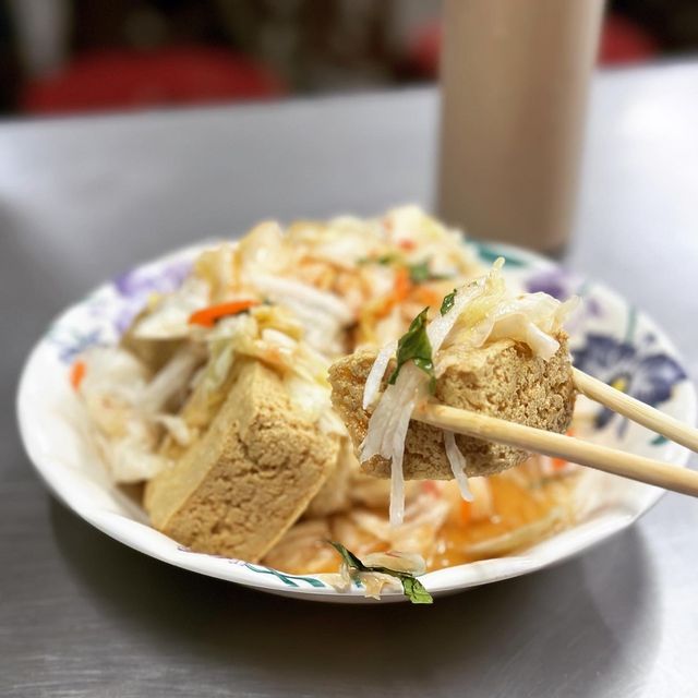值得排隊的超保水美味臭豆腐