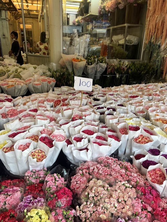 เดินเที่ยวปากคลองตลาด ชมดอกไม้สวยๆ 🌷✨