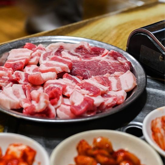 【韓国 / 狎鴎亭】行列のできる人気なお店でサムギョプサルとカムジャタンを食べて来た！