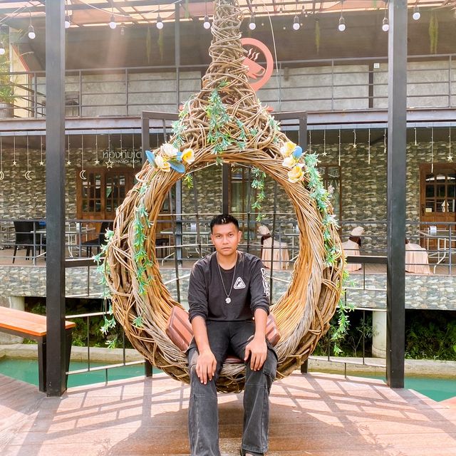 ต้นน้ำคาเฟ่ (Tonnum Cafe)