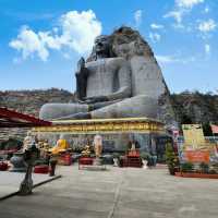 วัดเขาทำเทียม พระพุทธรูปแกะสลัก ใหญ่ที่สุดในโลก