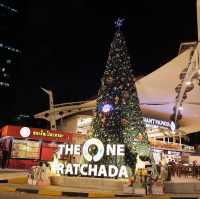 The One Ratchada ตลาดนัดกลางคืน ใกล้รถไฟฟ้าใต้ดิน