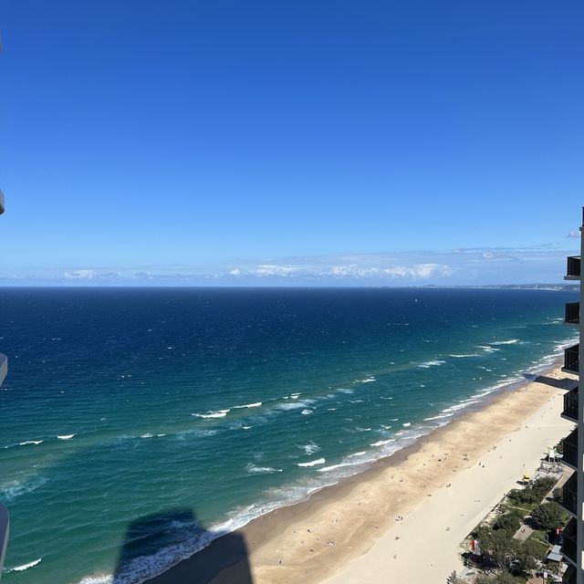 Experience the Best of Gold Coast at Meriton Suites Surfers Paradise