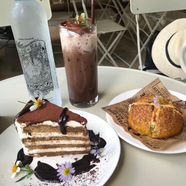 Barn Naa Cafe บ้านนา คาเฟ่ 