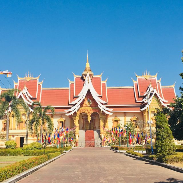 Vientiane Great Golden Stupa 😮