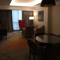 Spacious suite next to the mall